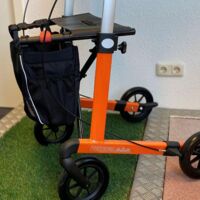 Rollator aus dem Reha- und Pflegesortiment der Orthopädietechnik Nord